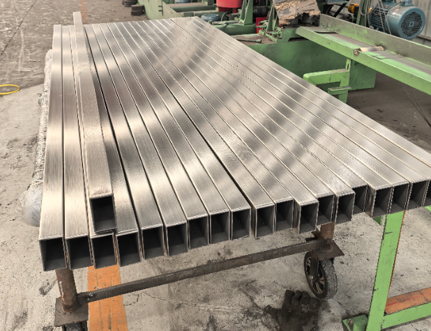 鞍山方管 矩形管 无缝方管生产厂家